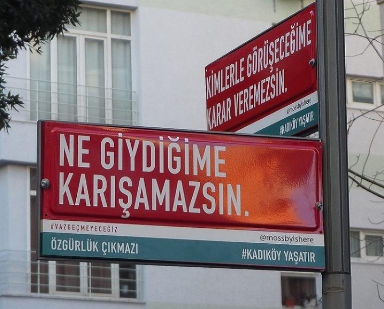 A photo from the gender equality movement called "KadıköyYaşatır"