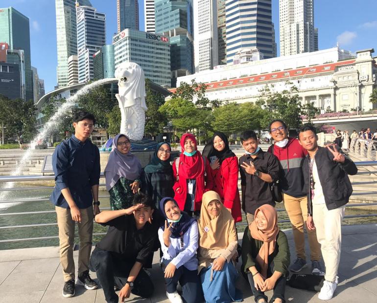 me and my friends at Merlion Park, Singapore
