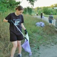 Sophia cleans up the environment  